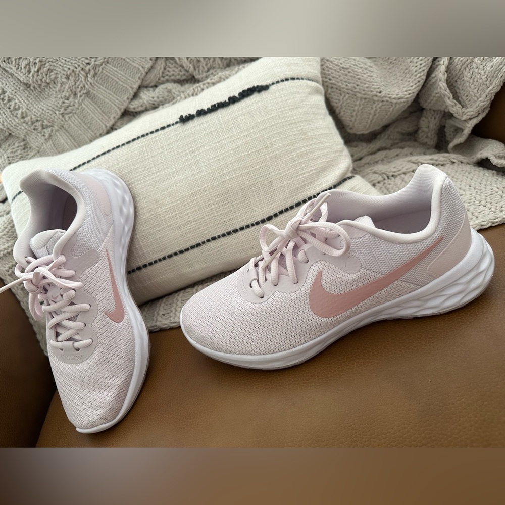 *NEW* Nike Revolution 6 Road Running Shoes Size 7